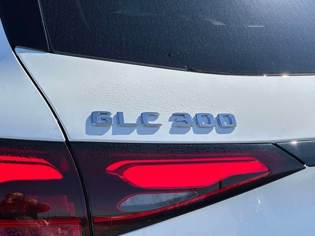 New 2026 Polar White Mercedes-Benz GLC 300 image 11