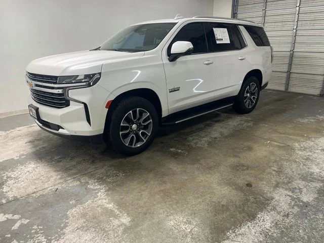 Used 2021 IRIDESCENT PEARL TRICOAT Chevrolet LT image 3