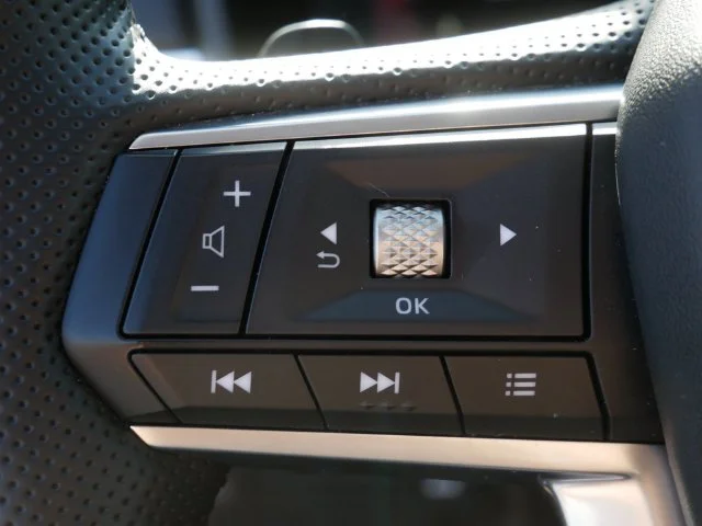 Certified Used 2026 Graphite Gray Mitsubishi SE image 17
