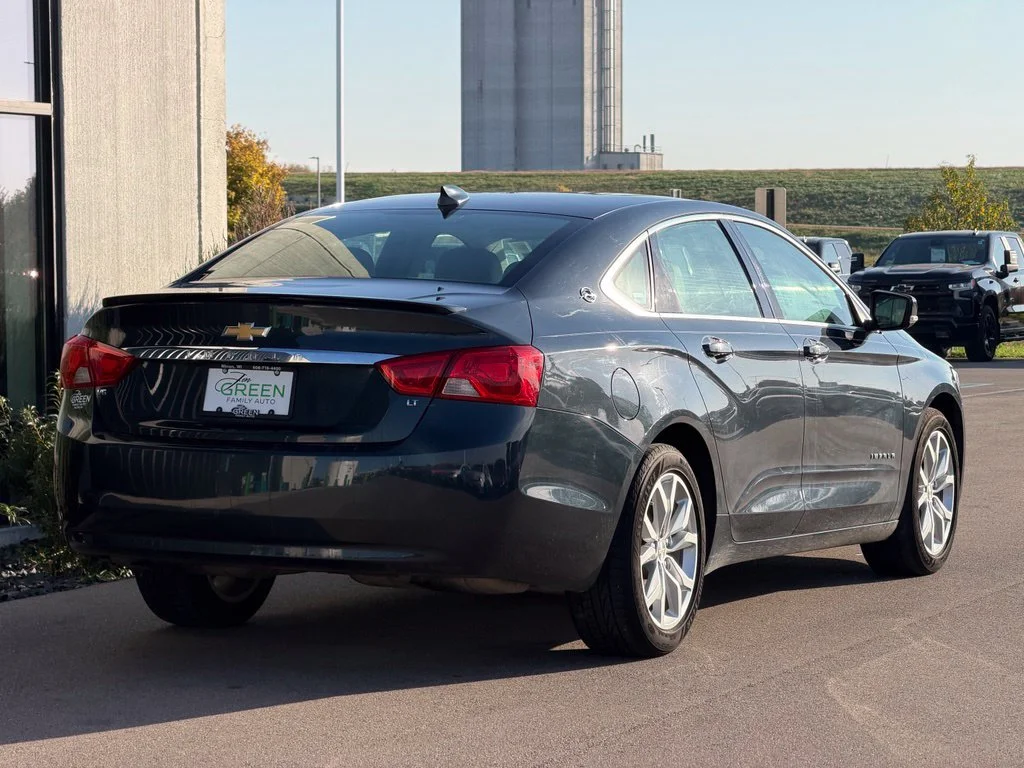 Used 2018 Gray Chevrolet LT image 5