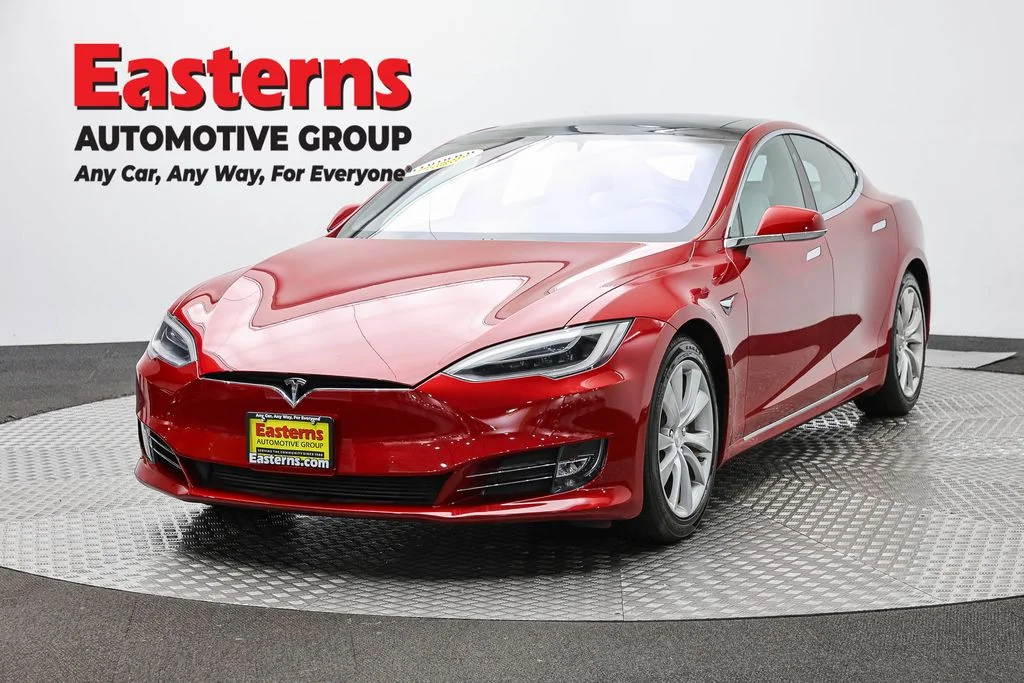 Used 2017 Red Tesla P100D image 1