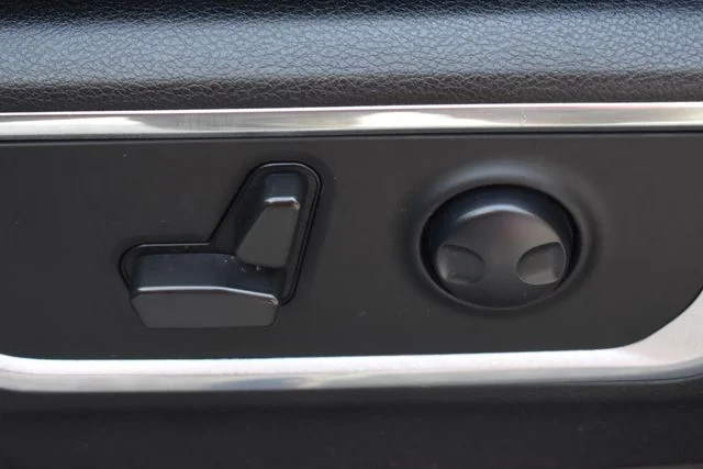 Used 2022 Black Ram Laramie image 27