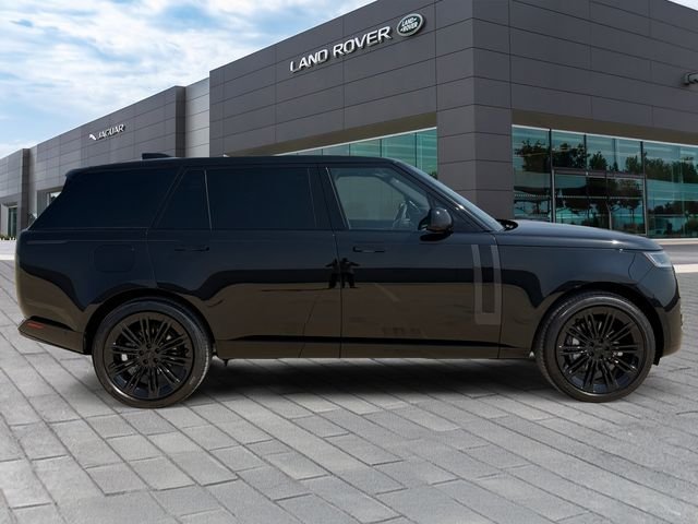New 2026 Santorini Black Land Rover SE image 6