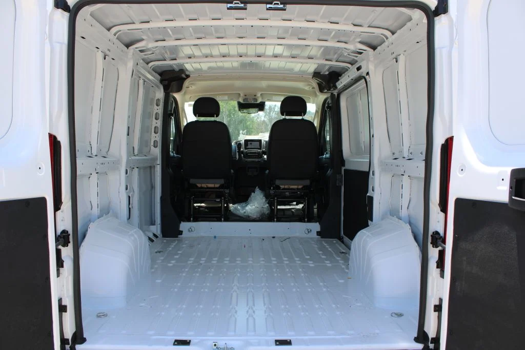 New 2026 Bright White Clear-Coat Exterior Paint Ram Low Roof image 9