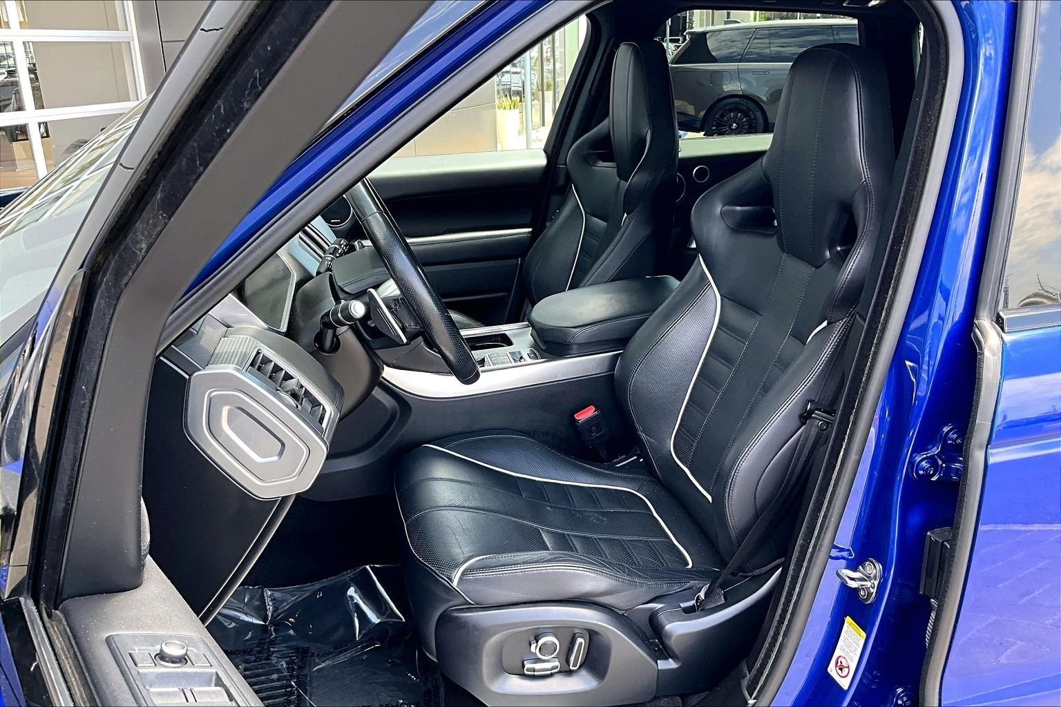 Used 2016 Blue Land Rover 5.0L V8 Supercharged SVR image 24
