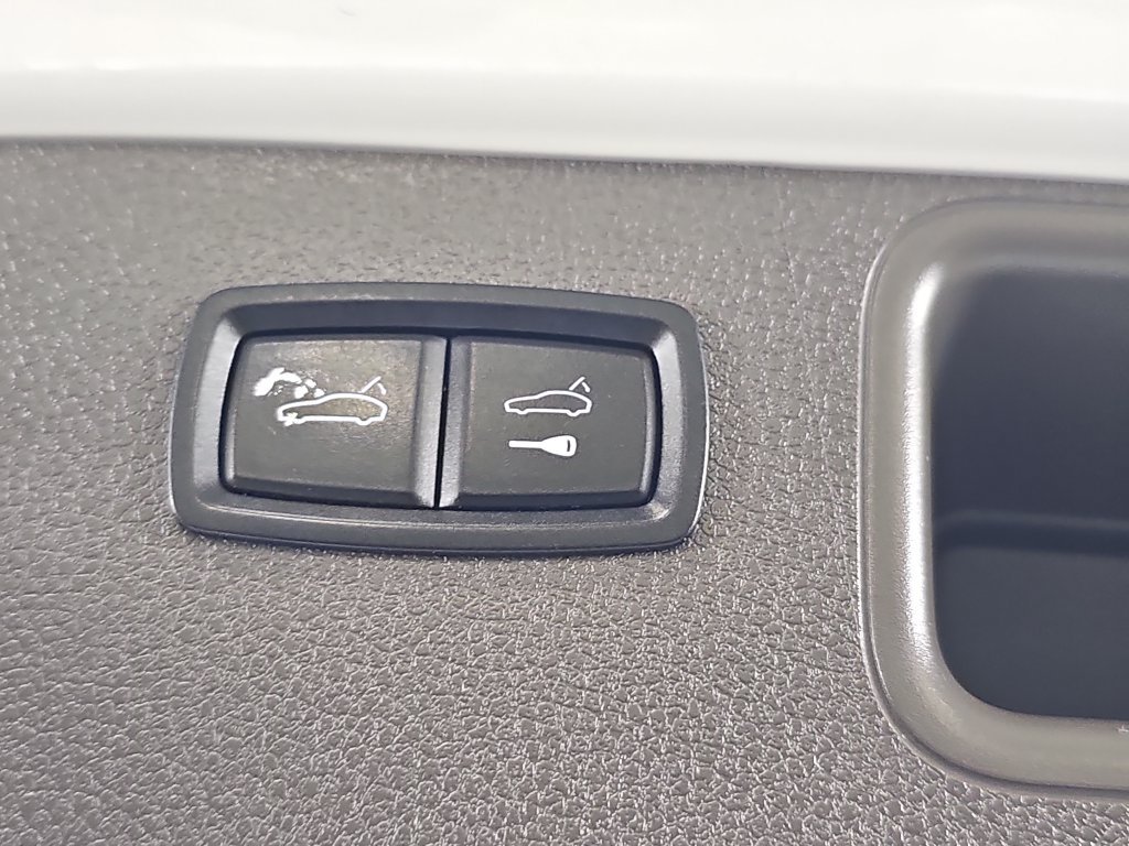 Used 2016 White Porsche Turbo image 16