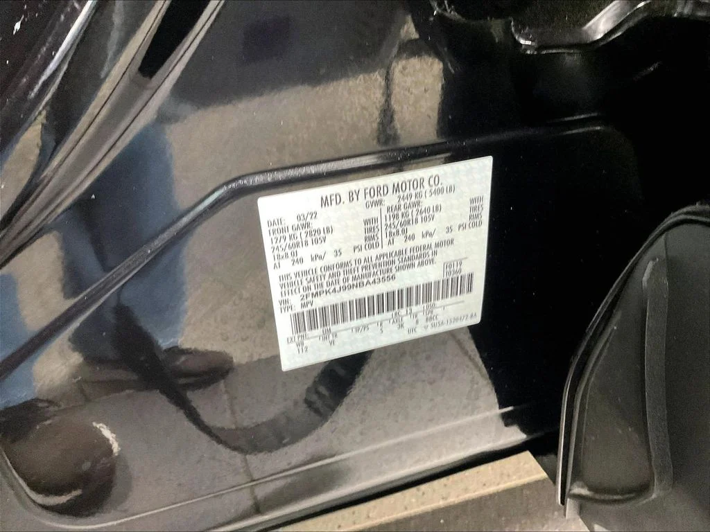 Used 2022 Black Ford SEL image 35