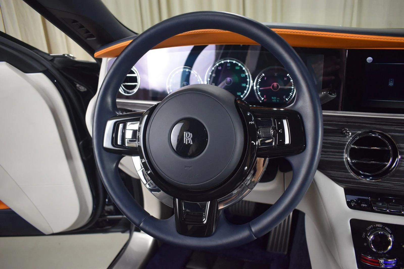 Used 2021 Blue Rolls-Royce  image 28