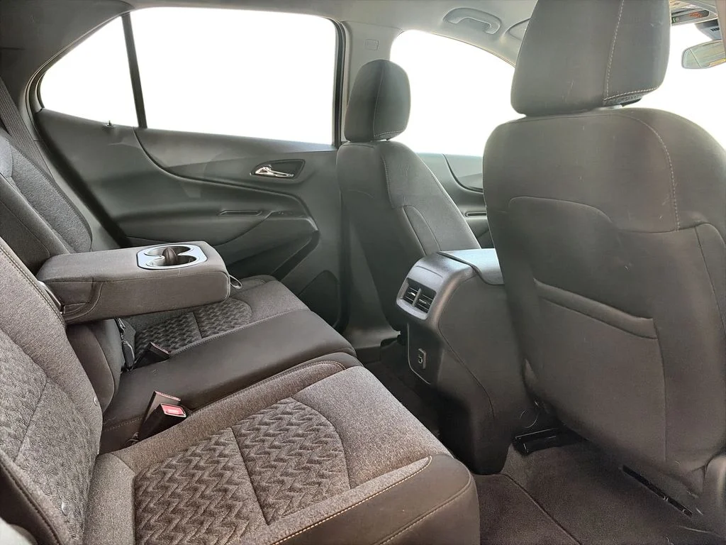Used 2022 White Chevrolet LT image 28