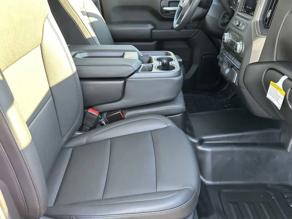 2025 GMC Sierra 3500HD Pro - Photo 25