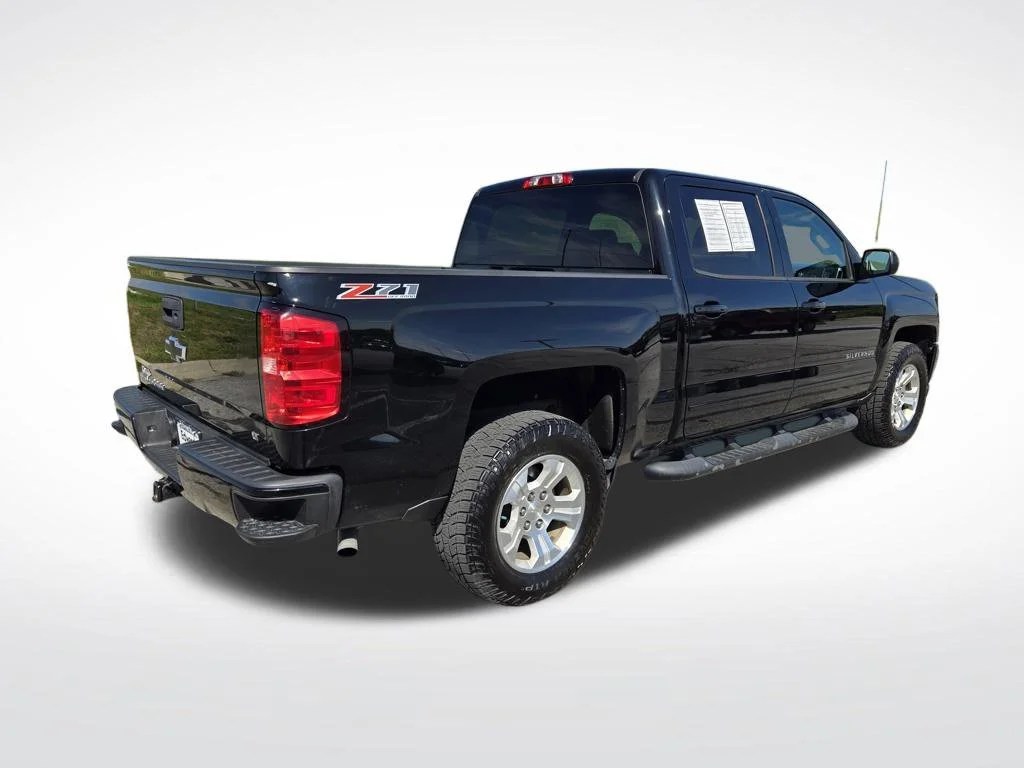 Used 2017 Black Chevrolet LT image 3