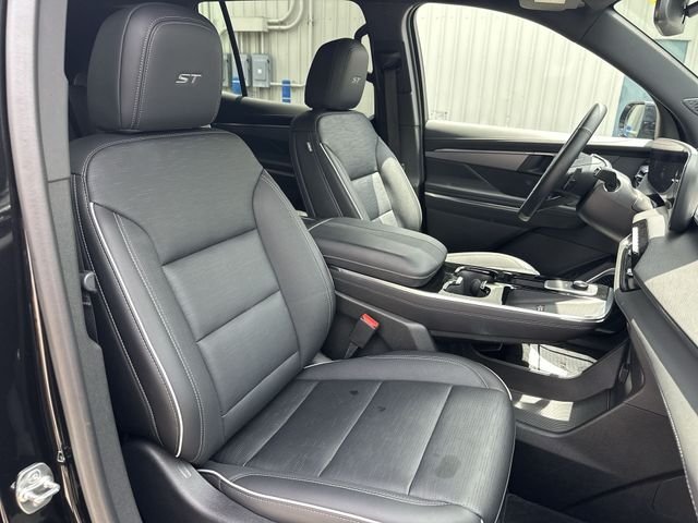 Certified Used 2025 Ebony Twilight Metallic Buick Sport Touring image 27