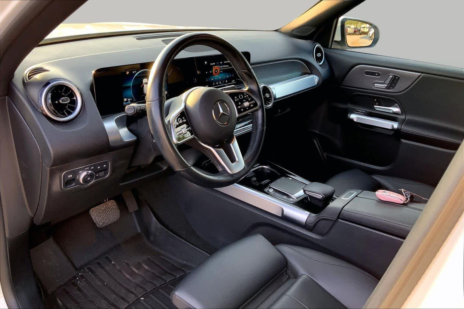 Certified Used 2023 Polar White Mercedes-Benz GLB 250 image 17