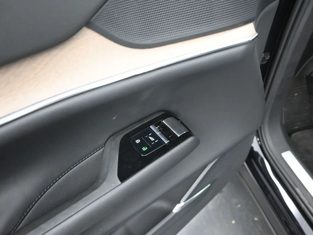 2025 Volvo EX90 Plus - Photo 12