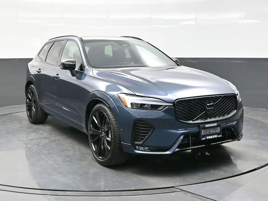 2026 Volvo XC60 B5 Ultra Black Edition Theme AWD's photo