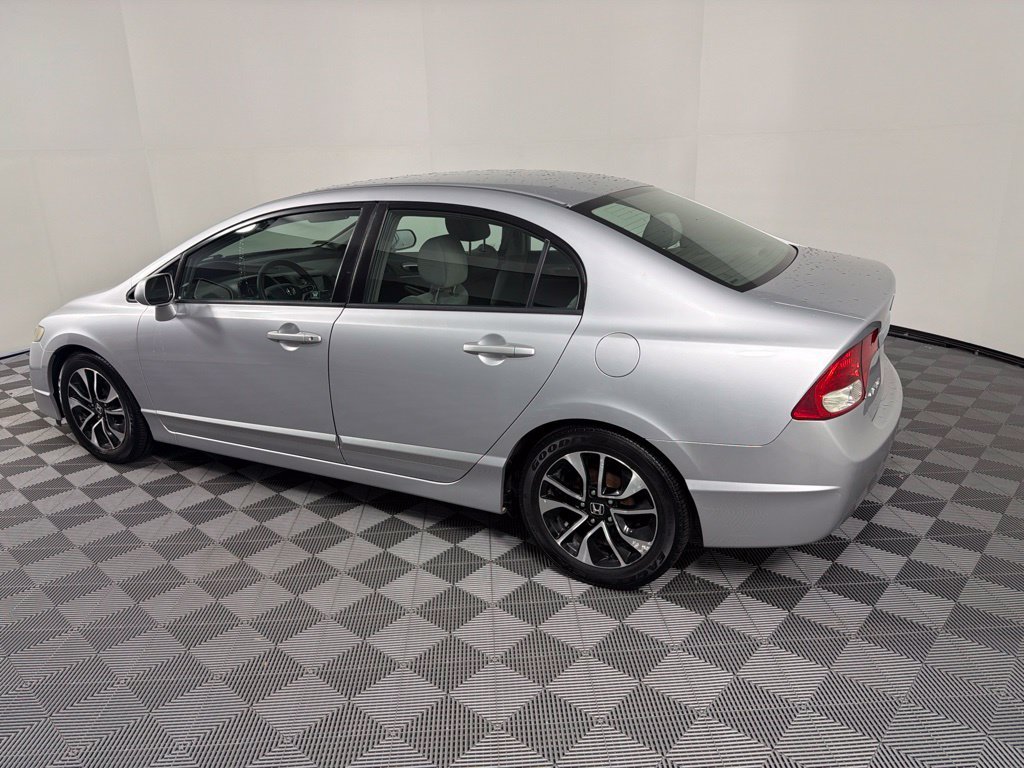 Used 2011 Silver Honda LX image 5