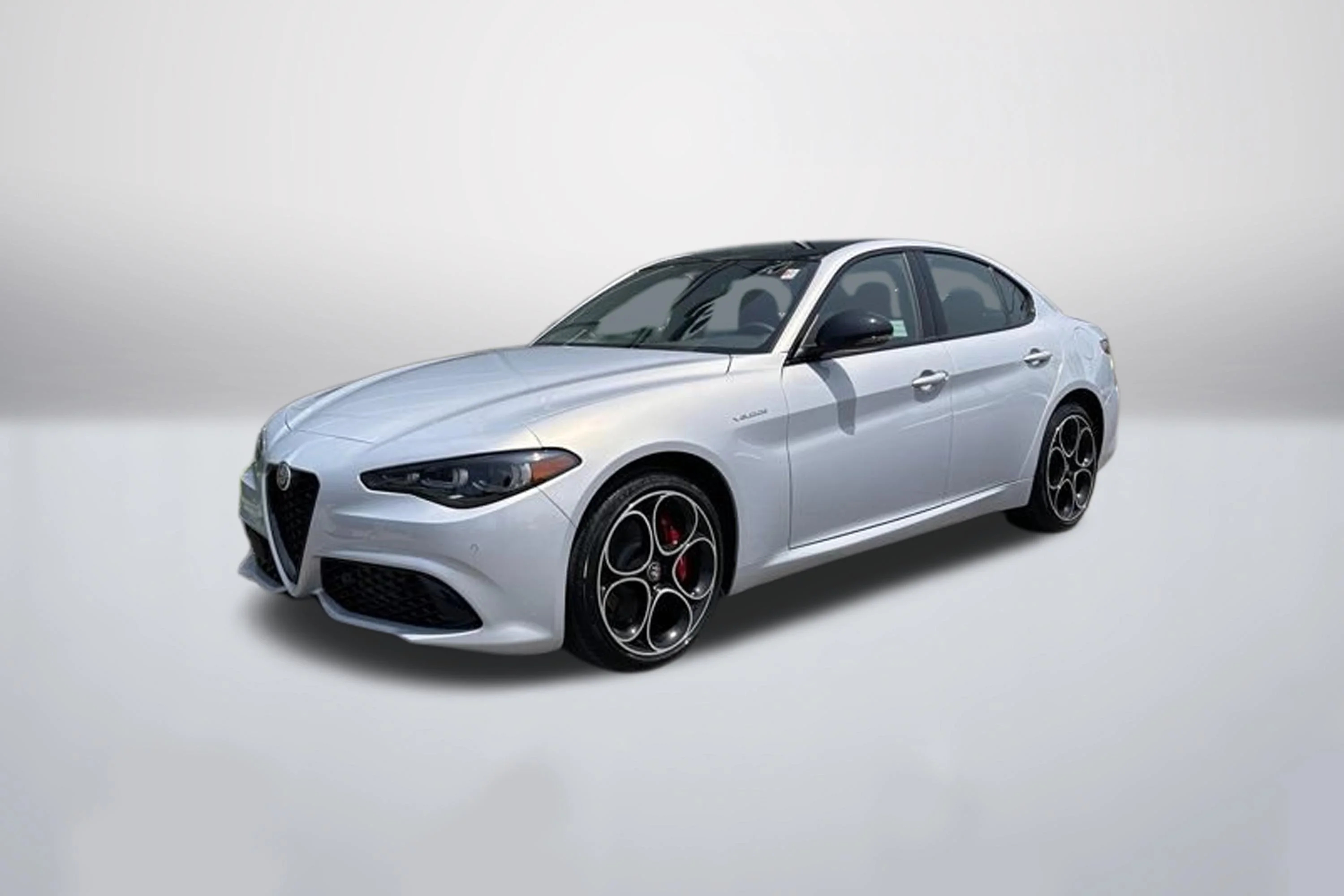 Used 2025 Moonlight Gray Metallic Alfa Romeo Base image 1