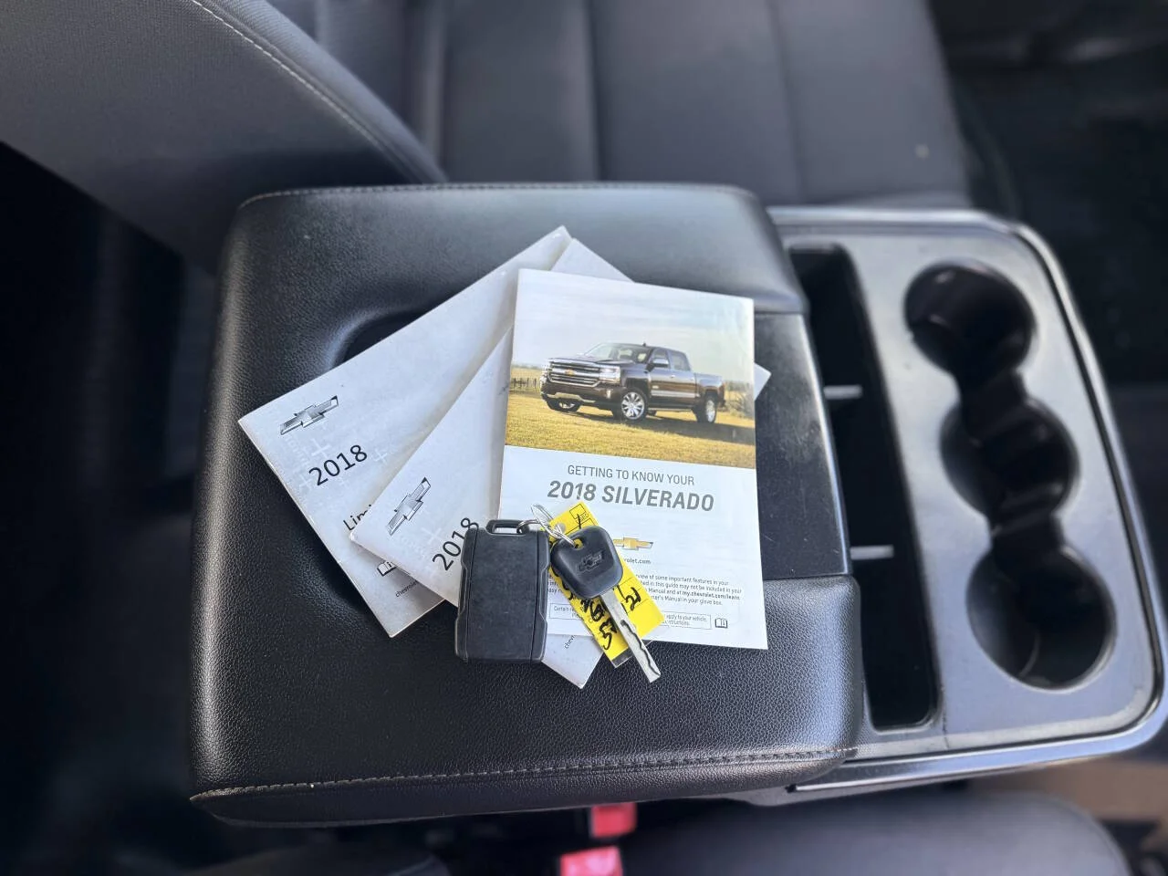 Used 2018 Gray Chevrolet LT Z71 4x4 4dr Crew Cab 5.8 ft. SB image 27