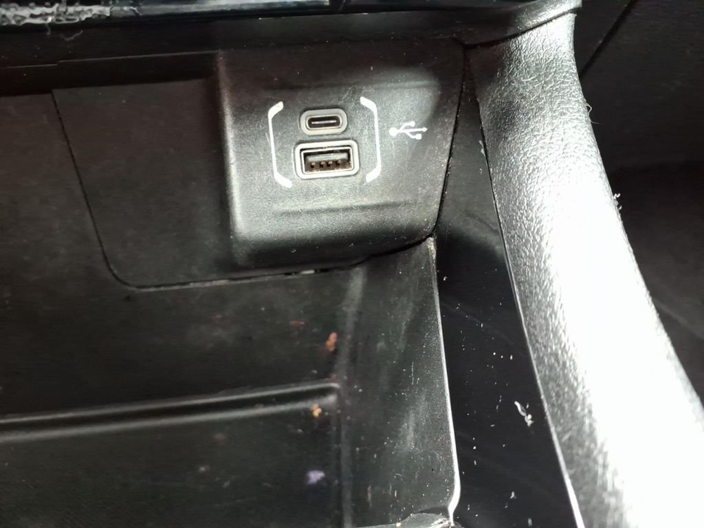 Certified Used 2022 Red Jeep Limited image 20
