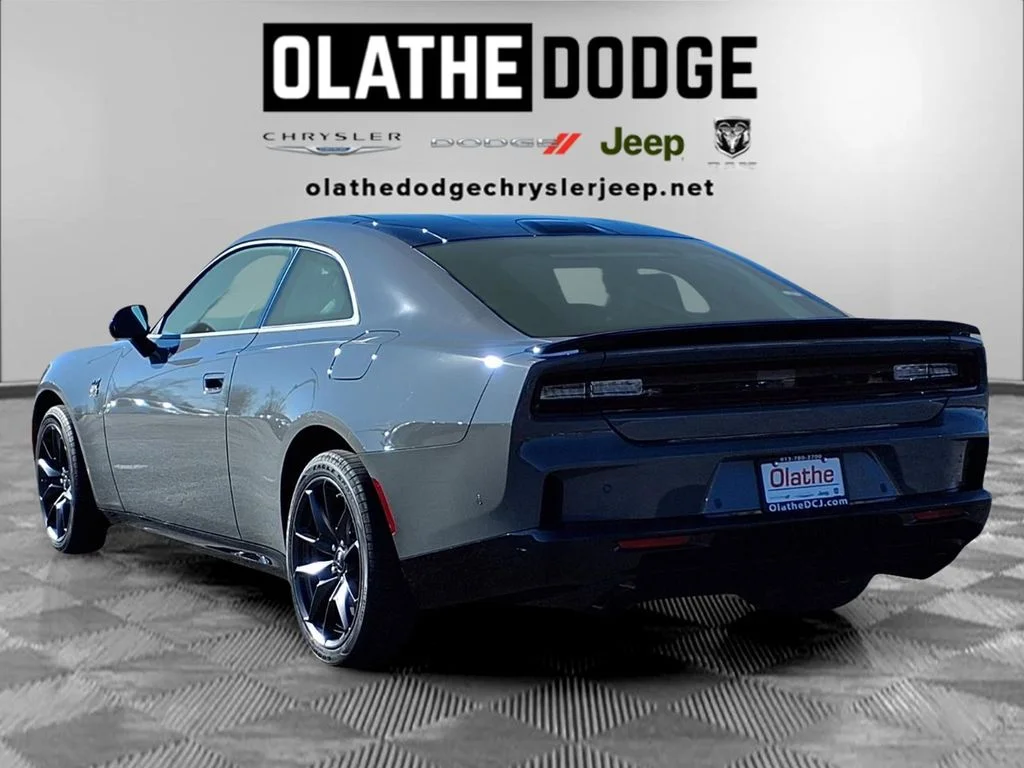 New 2026 Destroyer Gray Exterior Paint Dodge R/T Scat Pack image 3