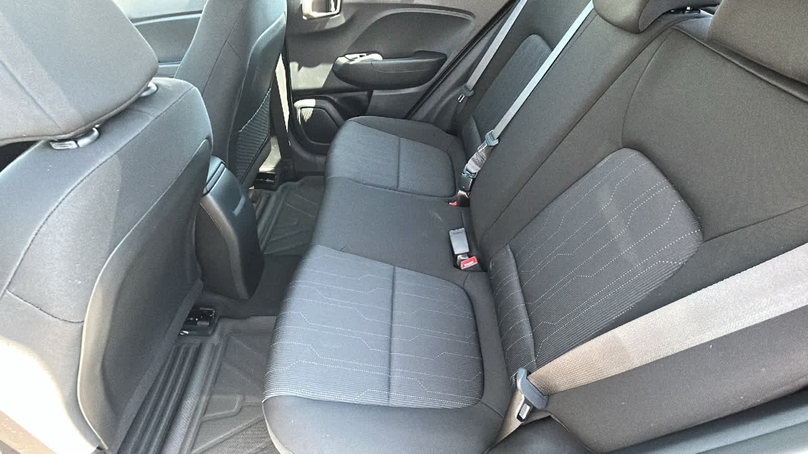 New 2026 Shimmering Silver Hyundai SE image 24