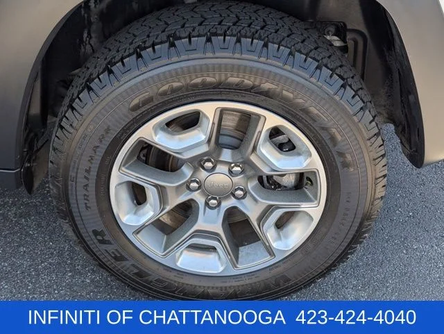 Used 2019 White Jeep Trailhawk image 28