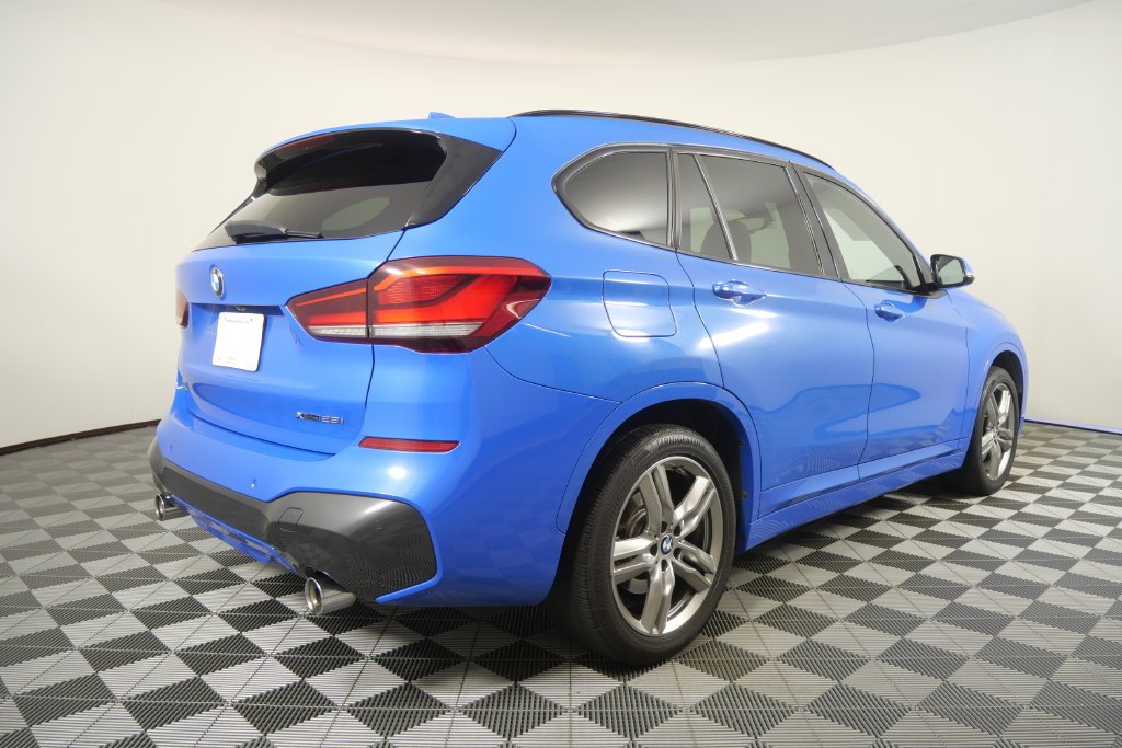 Used 2021 Misano Blue Metallic BMW xDrive28i image 4