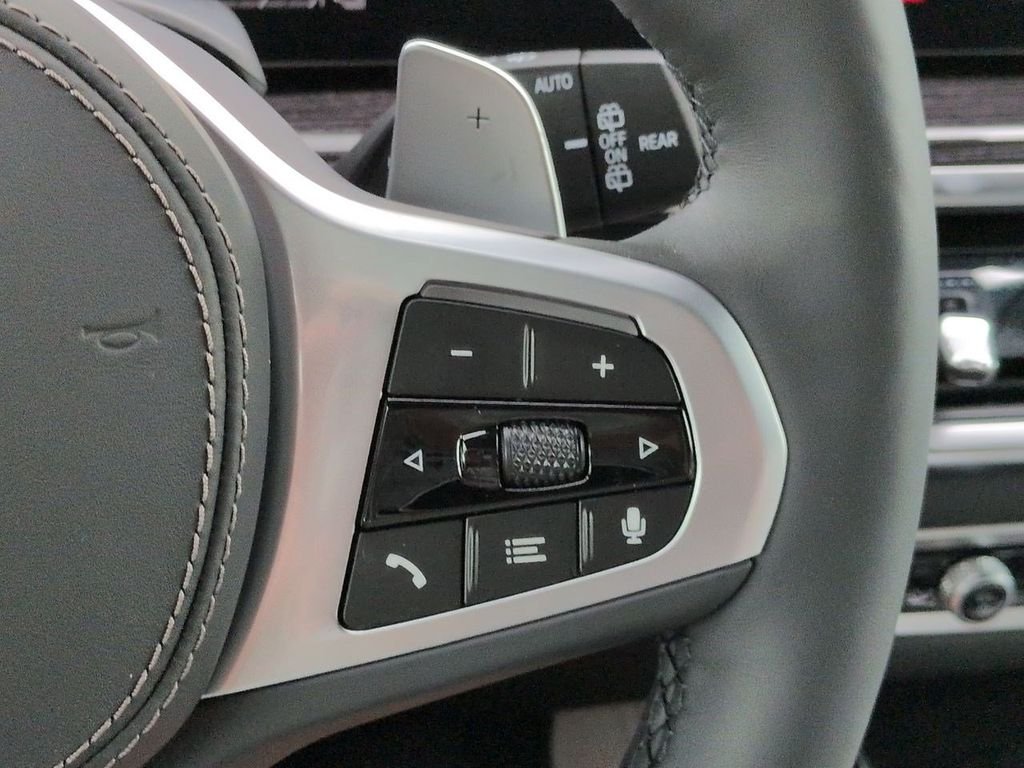 New 2026 Mineral White Metallic BMW xDrive50e image 27