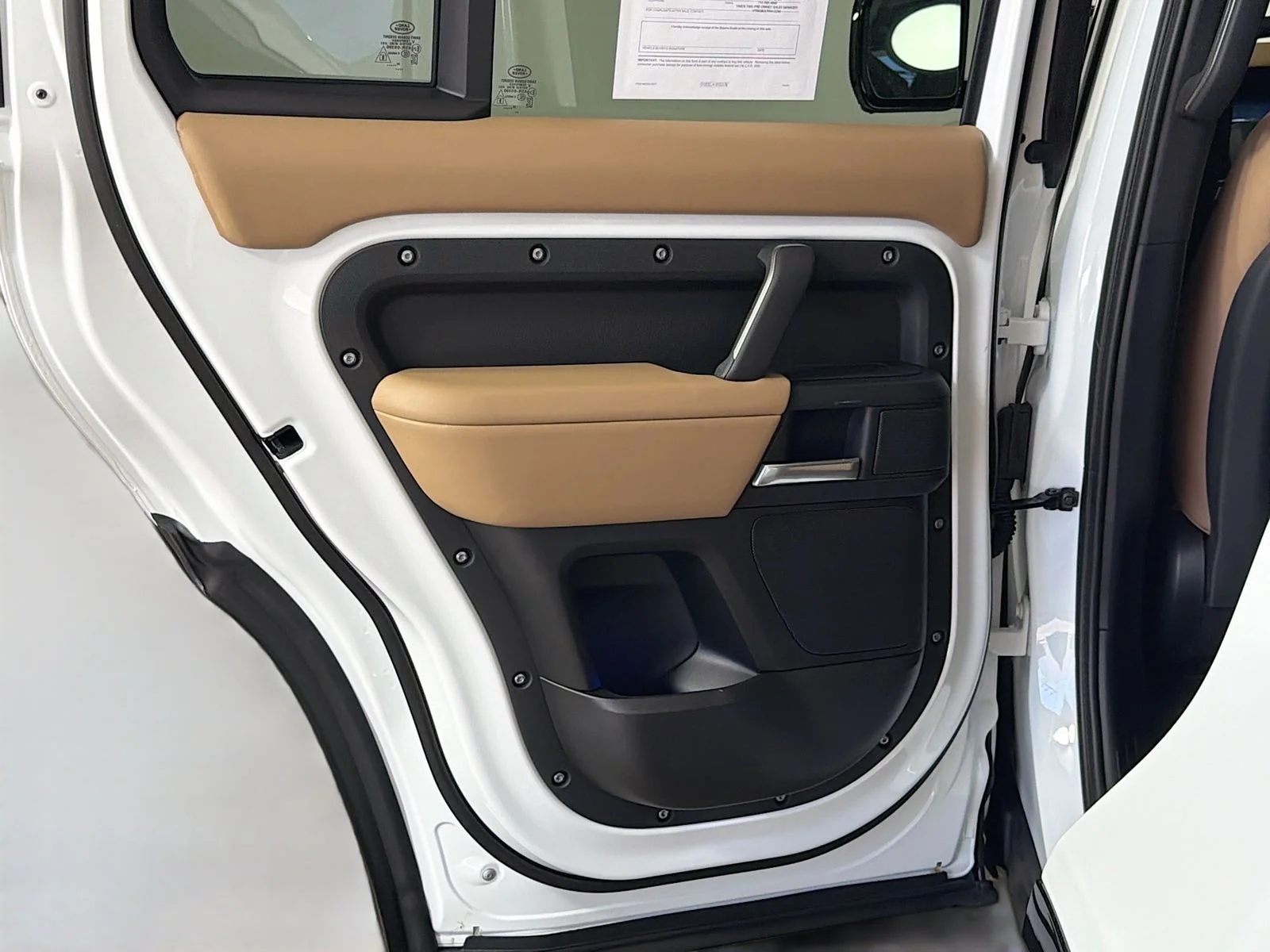 Used 2026 Fuji White Land Rover X-Dynamic SE image 26