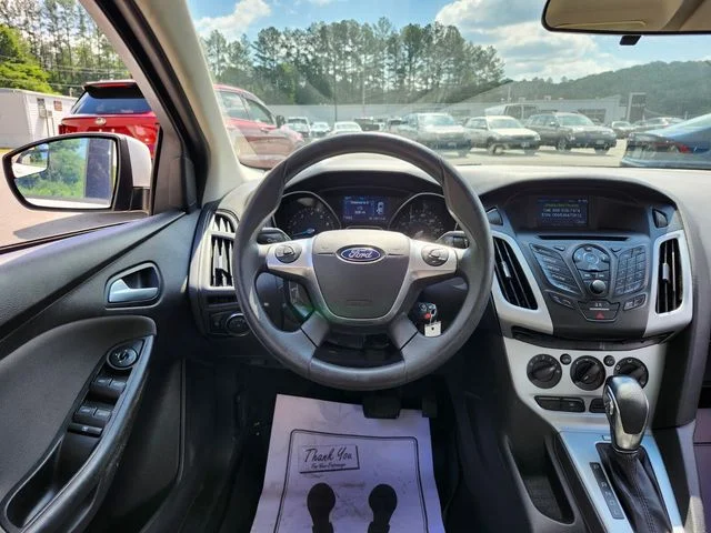 Used 2014 White Ford SE image 14