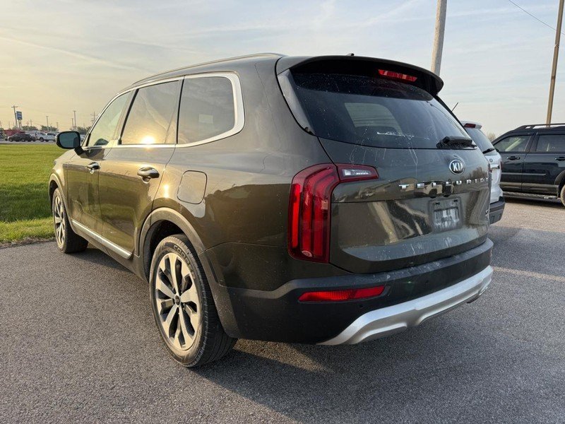 Used 2021 Kia Telluride S with VIN 5XYP64HC0MG145042 for sale in Granite City, IL