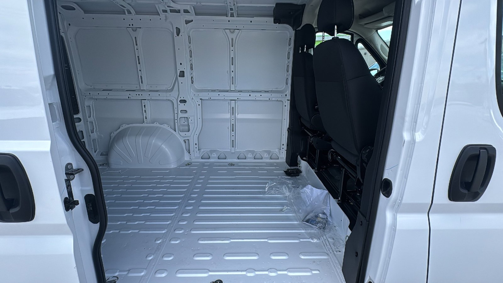 New 2026 Bright White Clear-Coat Exterior Paint RAM Tradesman image 14