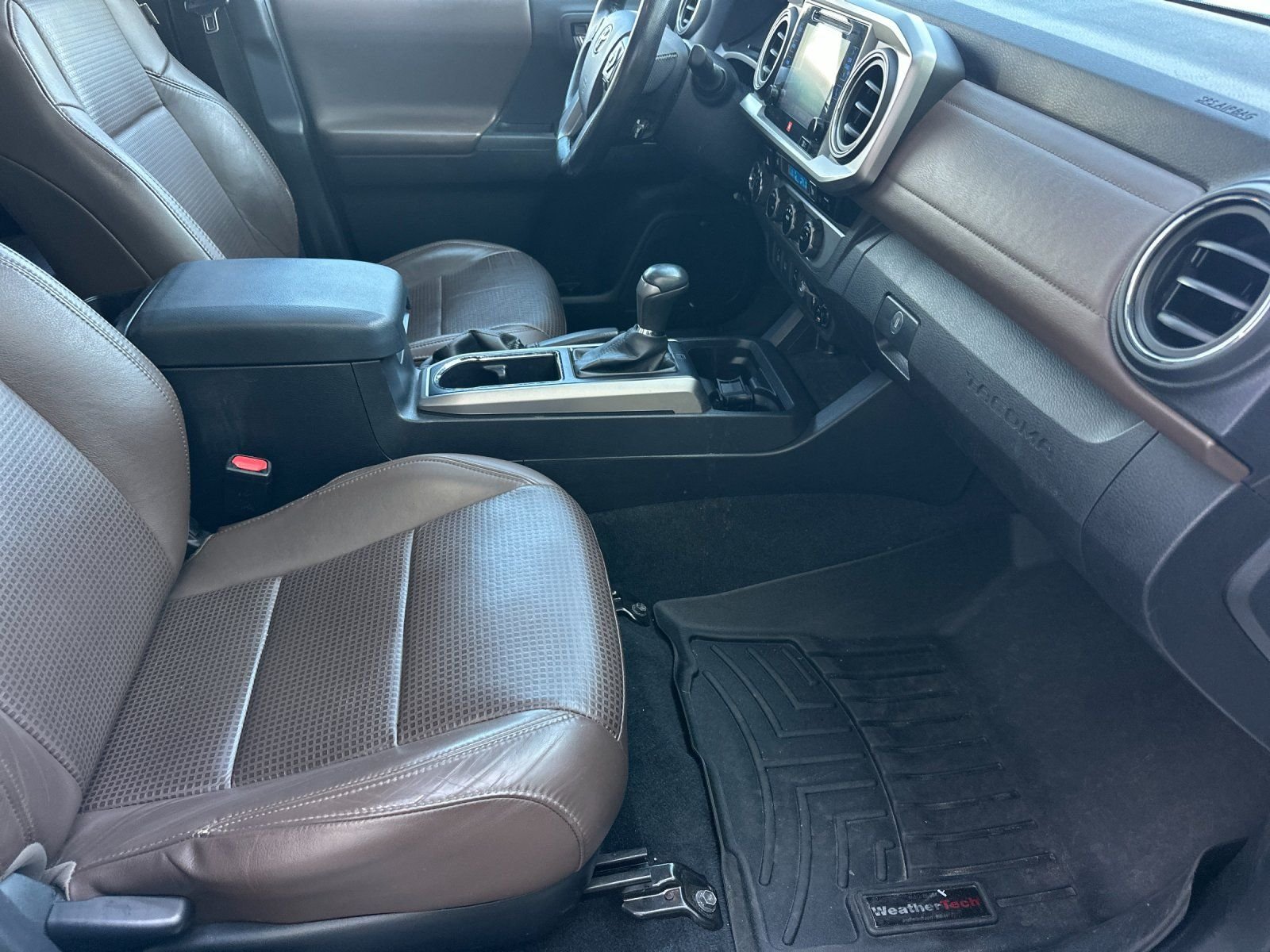 Used 2017 Super White Toyota Limited image 13