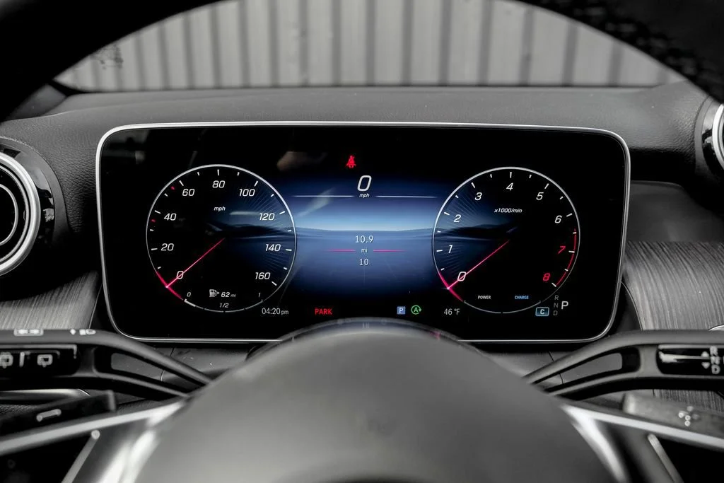 New 2026 Polar White Mercedes-Benz GLC 300 image 46