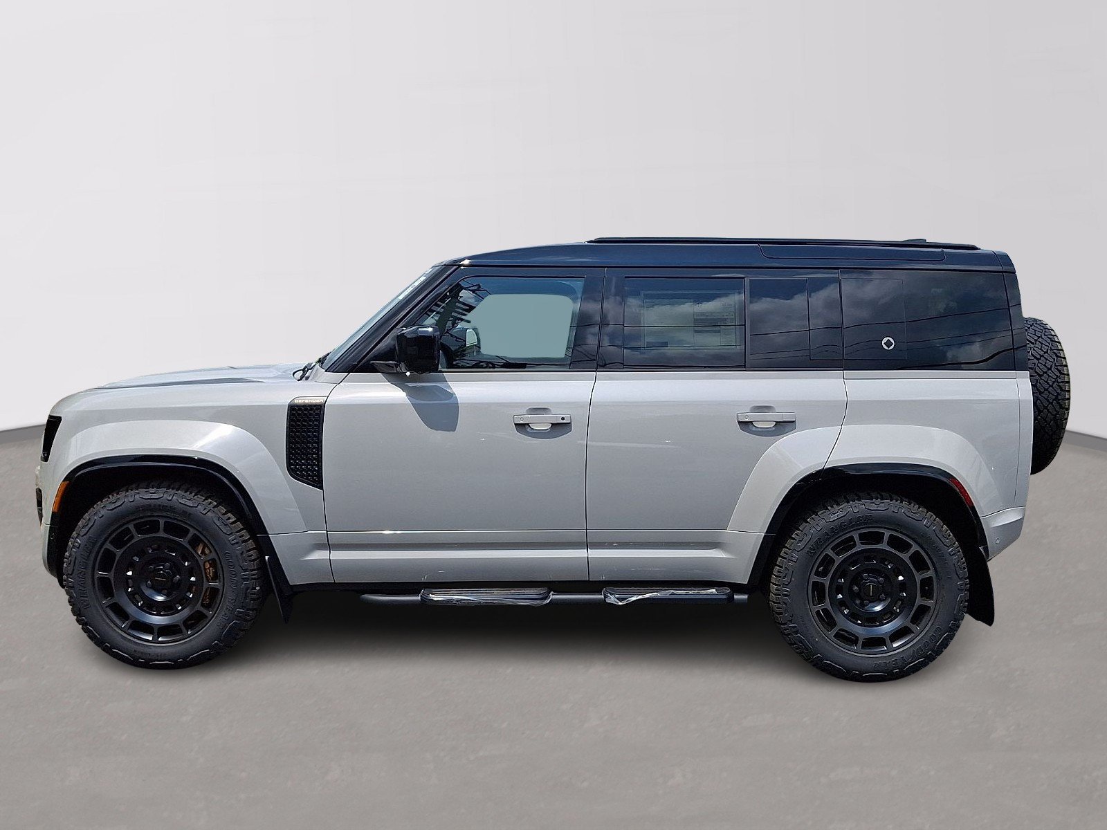 New 2026 Borasco Grey Land Rover OCTA image 5