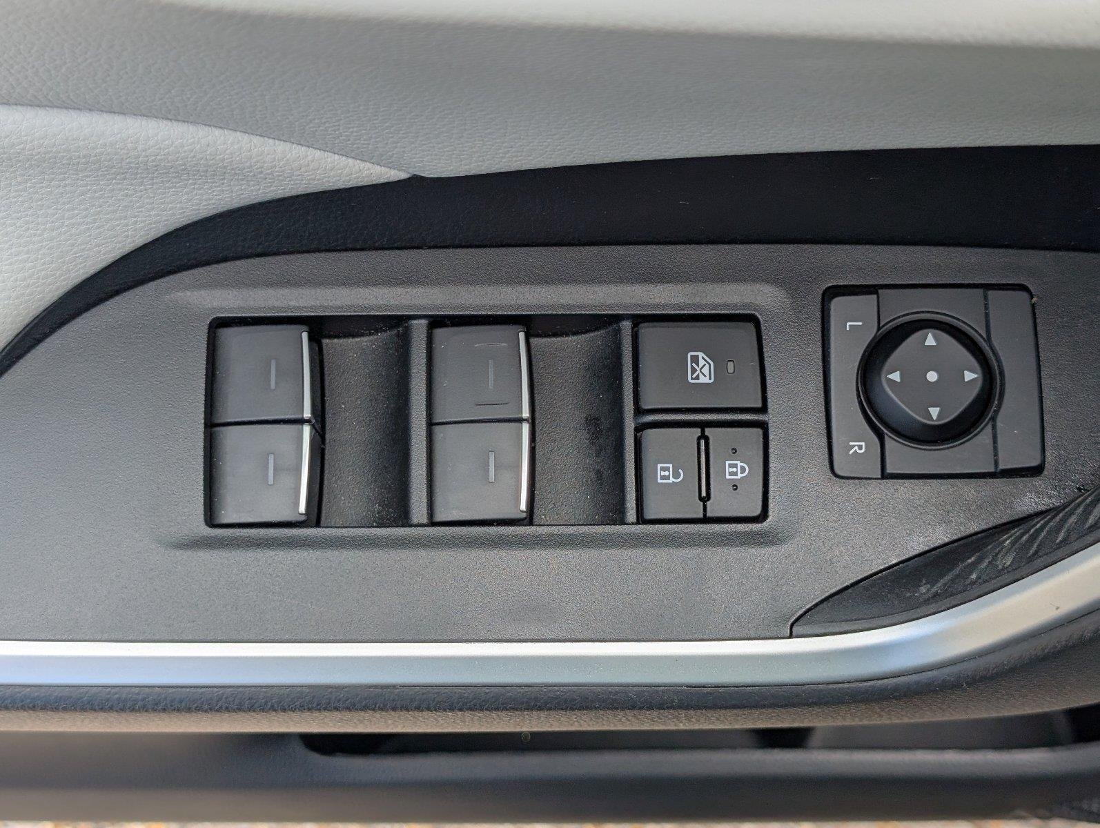 Used 2024 Silver Sky Metallic Toyota XLE Premium image 19
