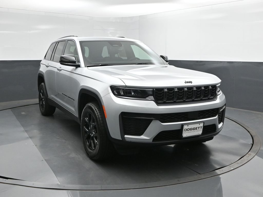 New 2026 Silver Zynith Exterior Paint Jeep Altitude image 22