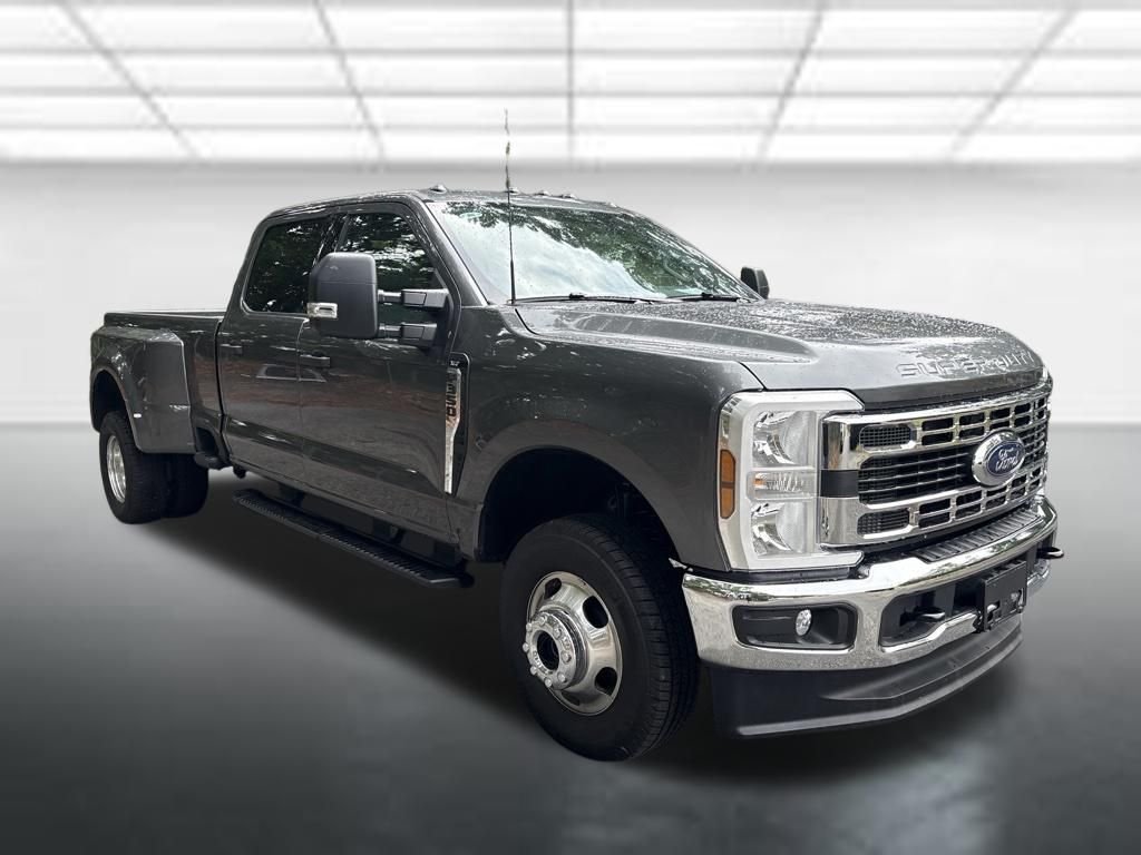 Used 2026 Gray Ford XLT image 9