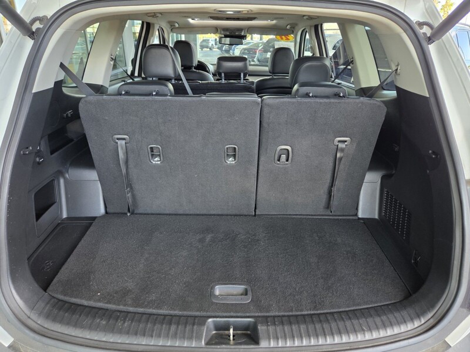 Used 2021 Glacial White Pearl Kia EX image 17