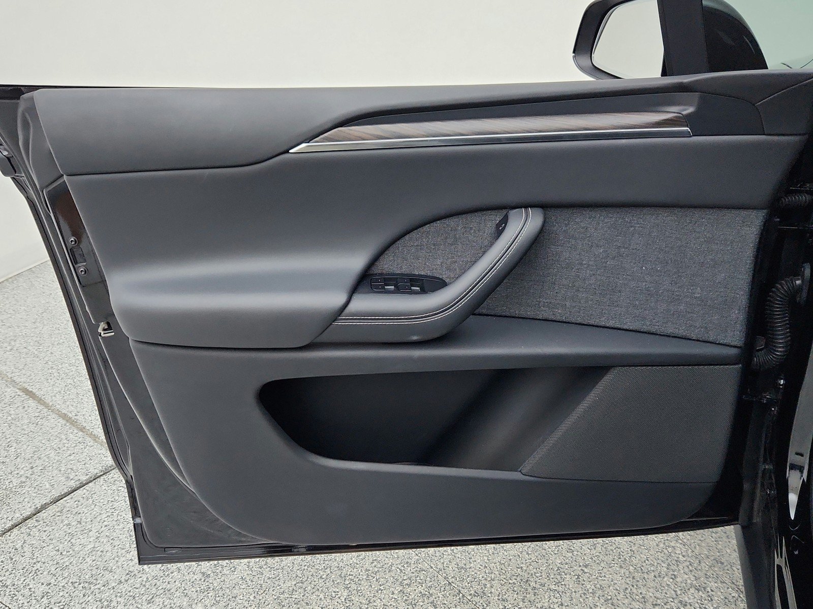 Used 2022 BLACK Tesla  image 21
