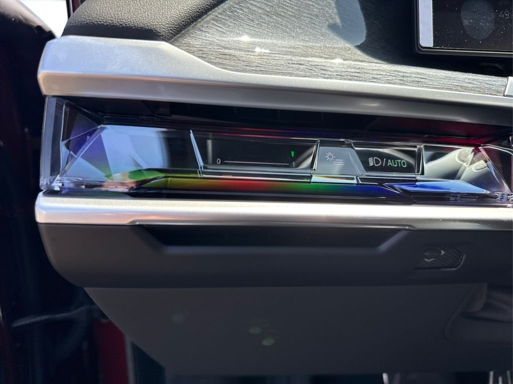 2025 BMW 7 Series 750e - Photo 24