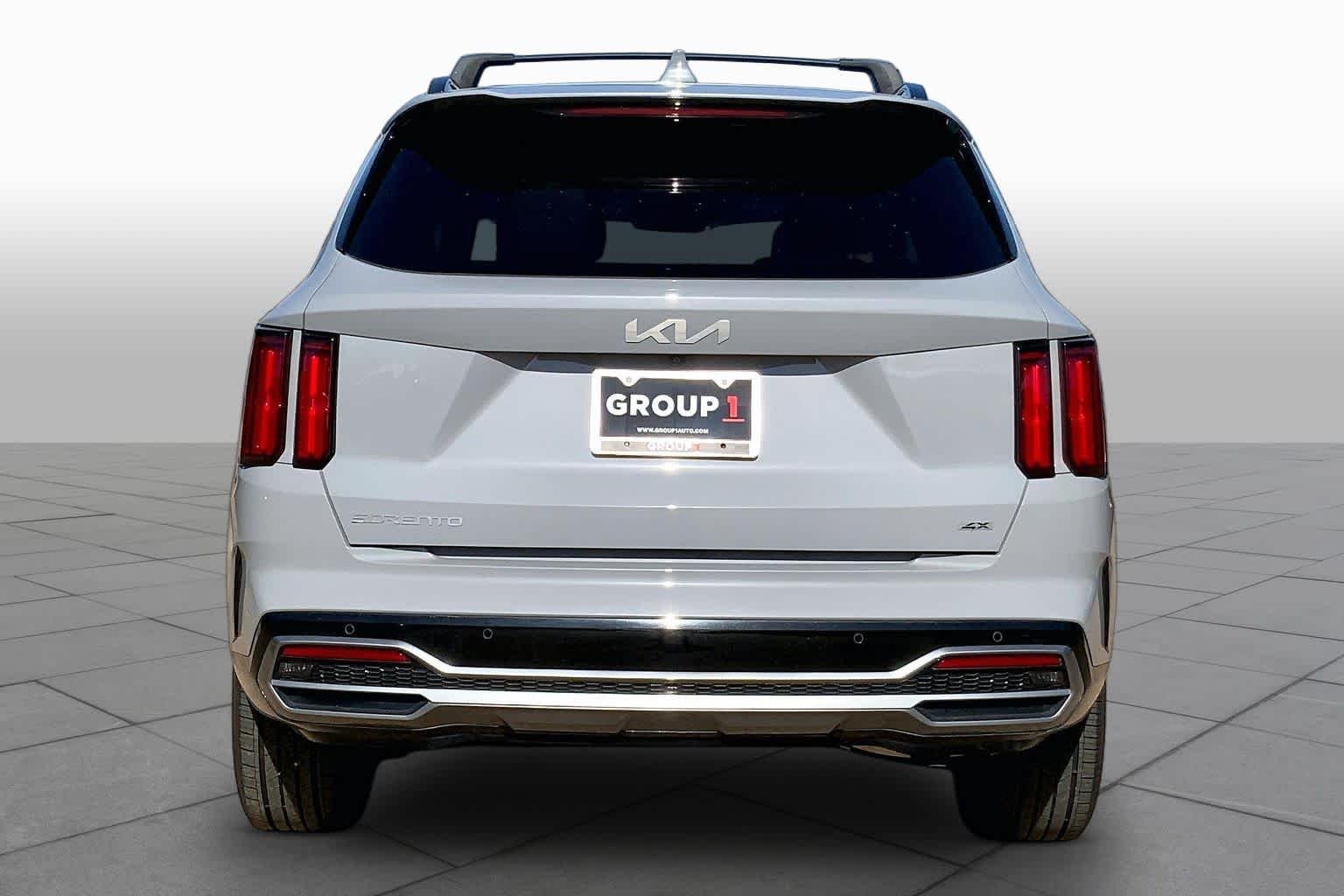 Pre-Owned 2023 Kia Sorento SX