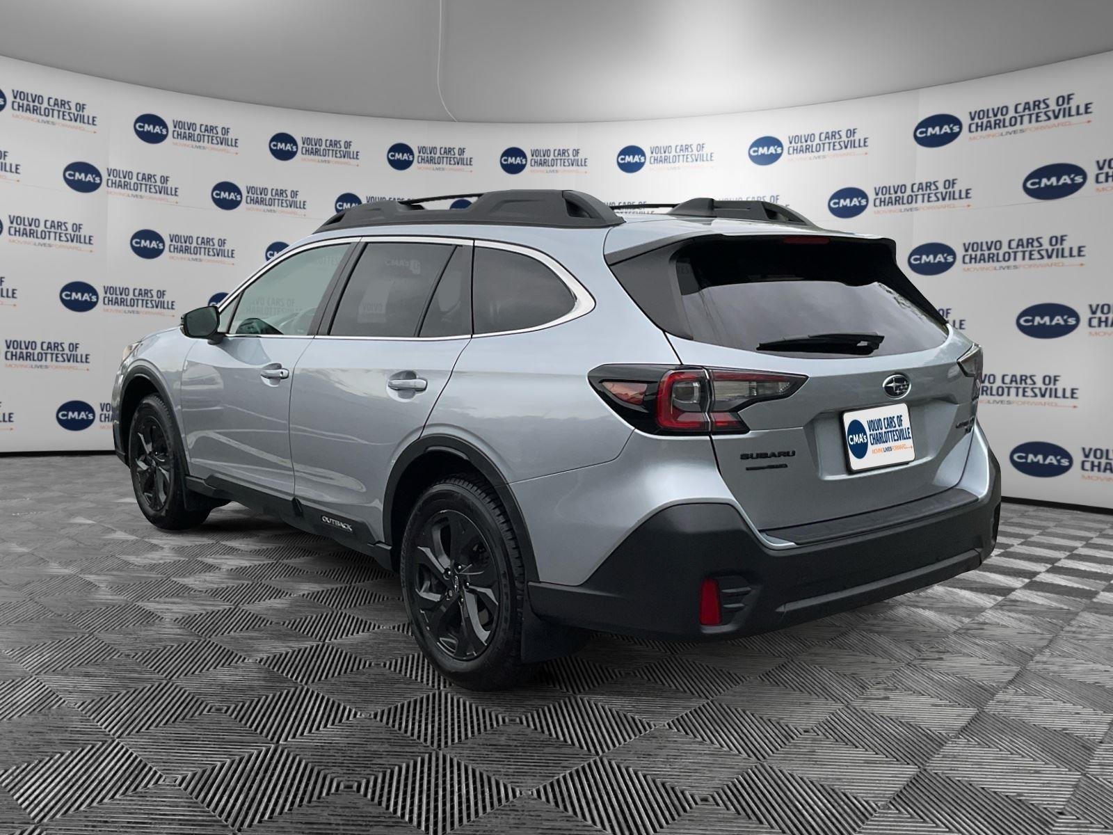 Used 2022 Ice Silver Metallic Subaru Onyx Edition XT image 3