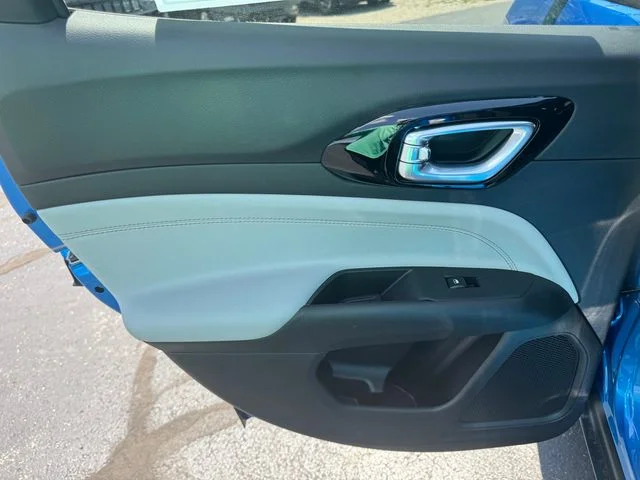 New 2026 Hydro Blue Pearl-Coat Exterior Paint Jeep Limited image 19
