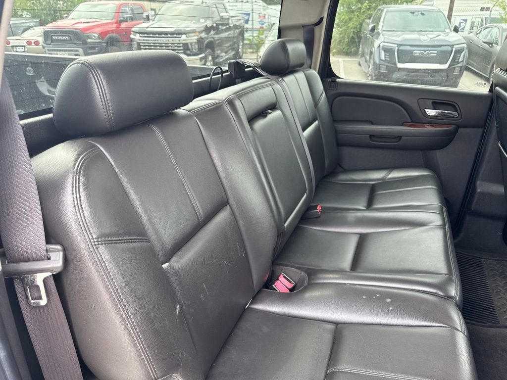 Used 2011 BLACK Chevrolet LTZ image 25
