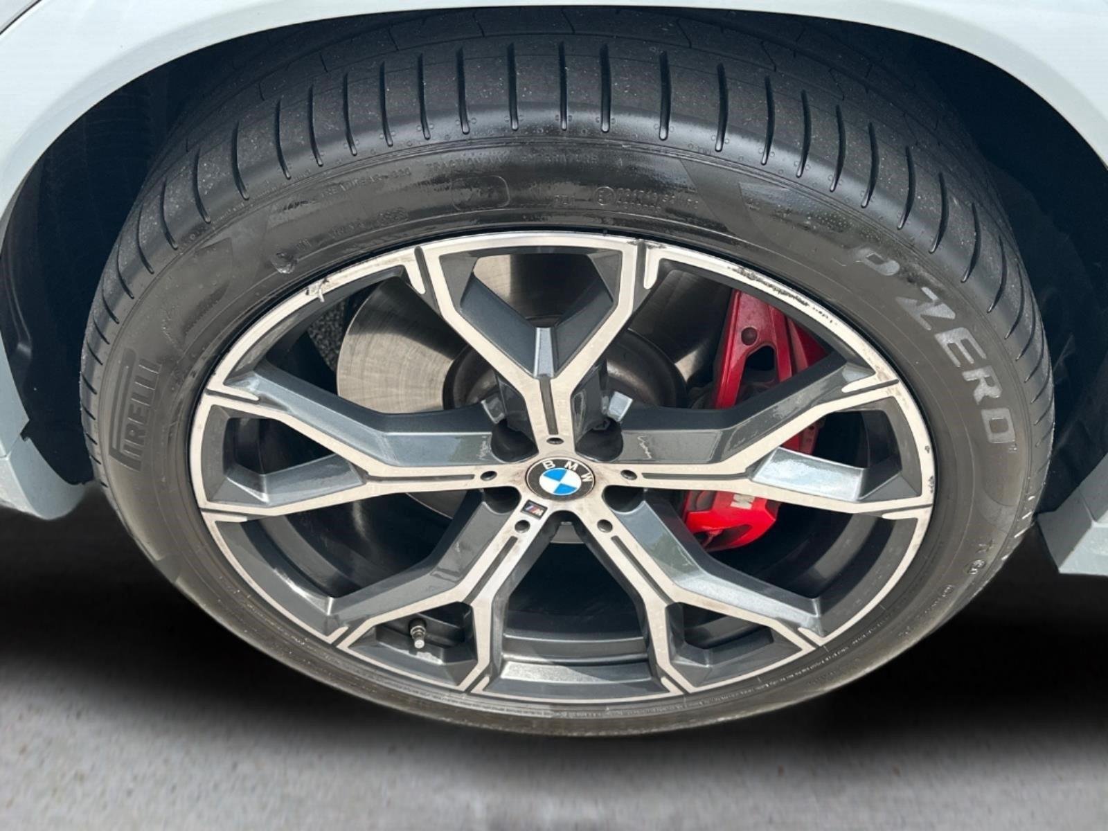 Used 2025  BMW M60i image 14
