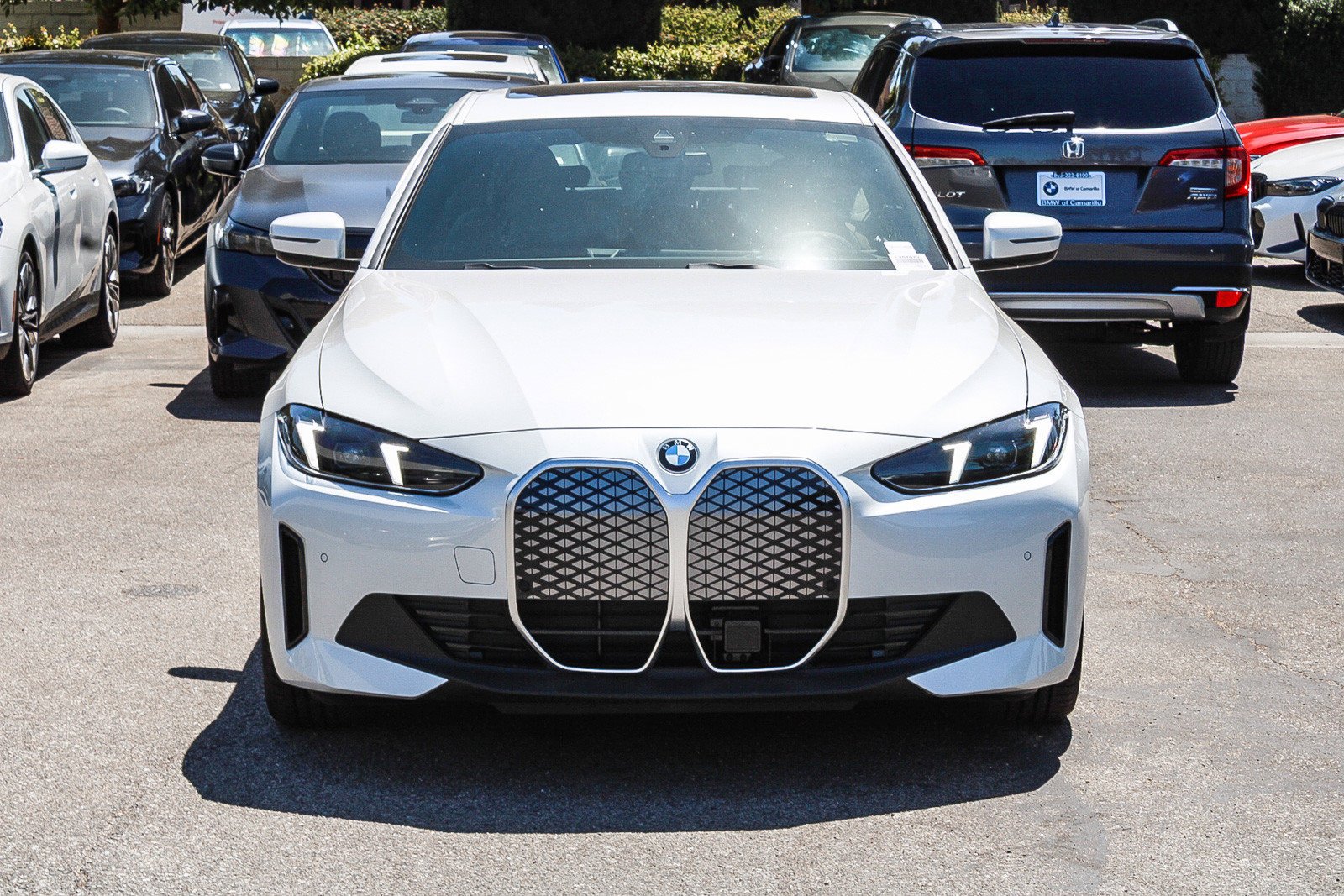 New 2026 Mineral White Metallic BMW xDrive40 image 2