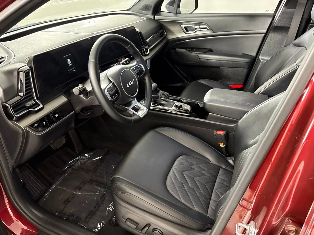 Used 2025 Red Kia X-Line image 28