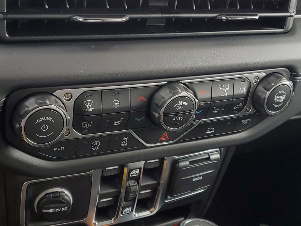 New 2026 Black Clearcoat Jeep Sahara image 28