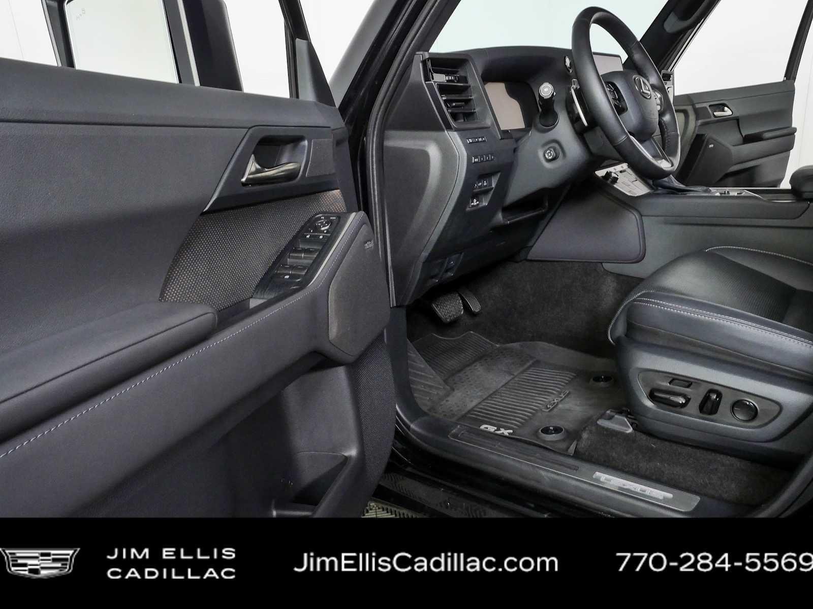 Used 2024  Lexus GX 550 Luxury image 8